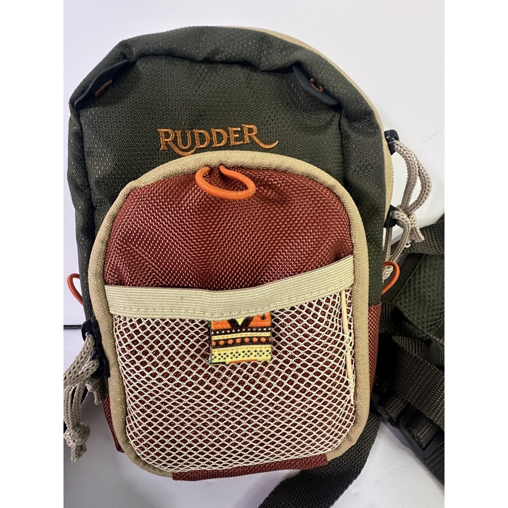 Rudder Fishing Front Chest Pack Small Preowned in good condition